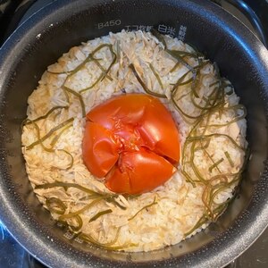 トマトもツナもキノコ炊き込みご飯with塩昆布